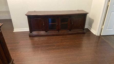 Entertainment shelf