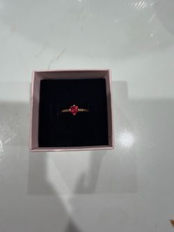 Pandora sparkling red heart ring