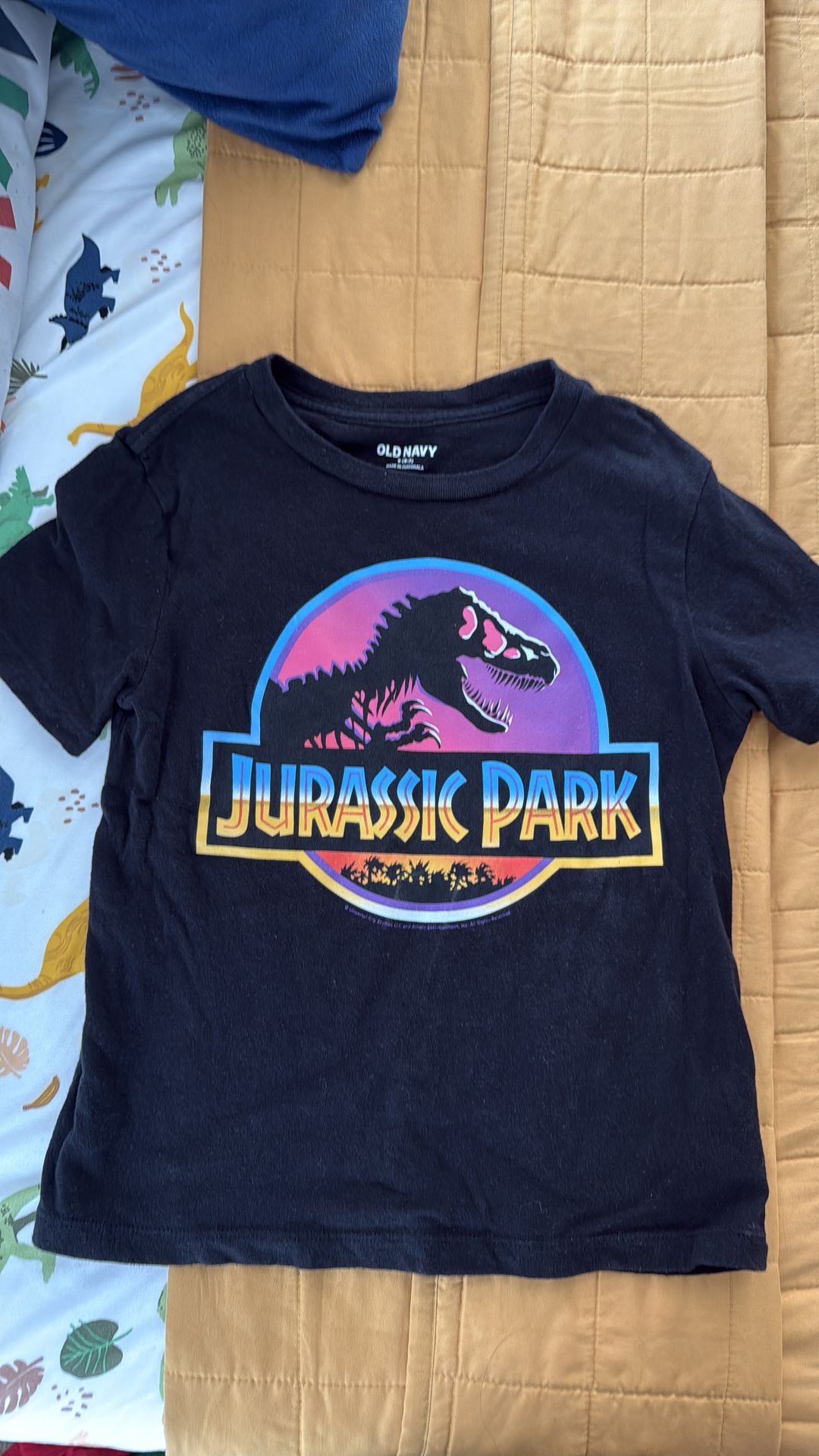 Boys Old Navy T-shirt size 6-7