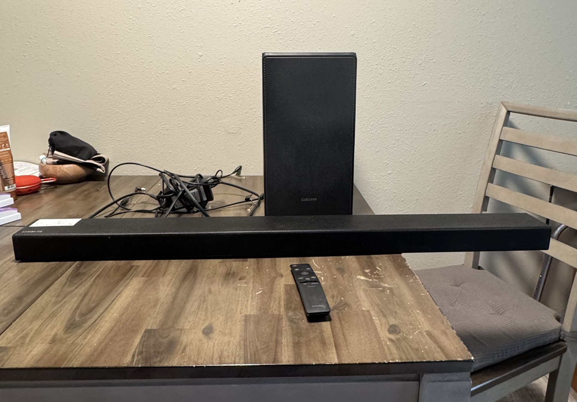 Samsung Sound Bar With Subwoofer And Remote