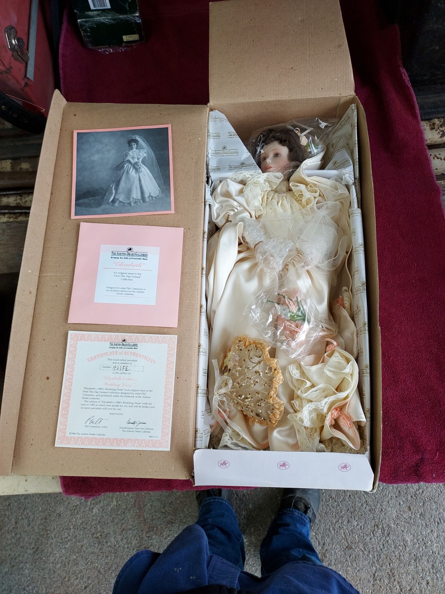 Ashton-Drake Porcelain doll Elizabeth wedding dress