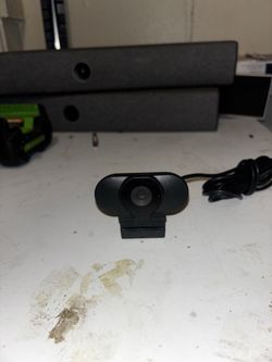 onn. 1440p Webcam featuring autofocus.
