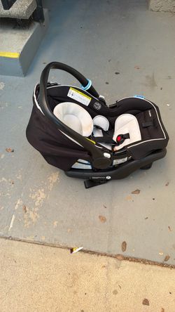 Infant car seat and base Graco