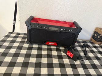 Milwaukee Jobsite Radio M18 Bluetooth with AC Adapter tool only