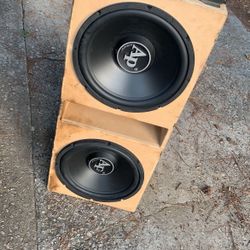 Subwoofers And Amp 
