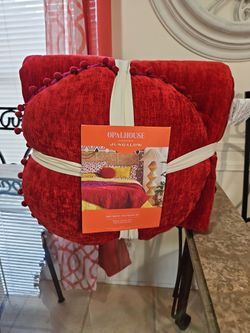 Bed Throw And Pillow Set