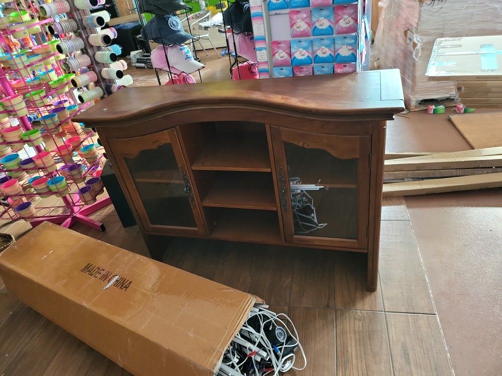 2 Door Hutch