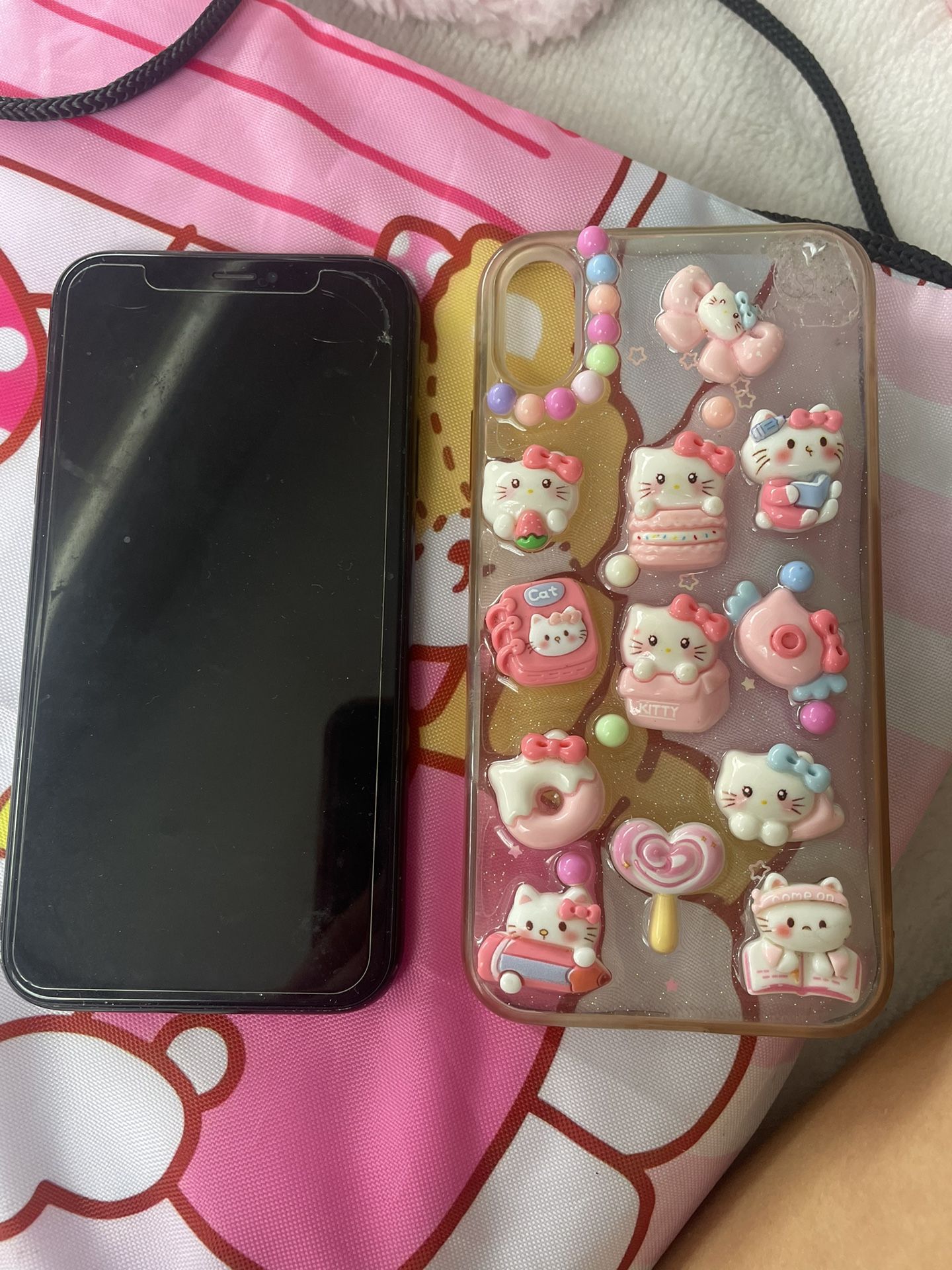 IPHONE XR Cracked Back Of It - Not Taking Offers. FIRM PRICE serious Buyers Only