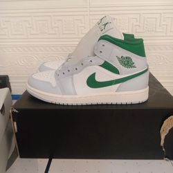 Air Jordan 1 Retro Size 8 New