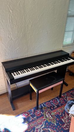 Yamaha Clavinova CLP-300 Digital Piano