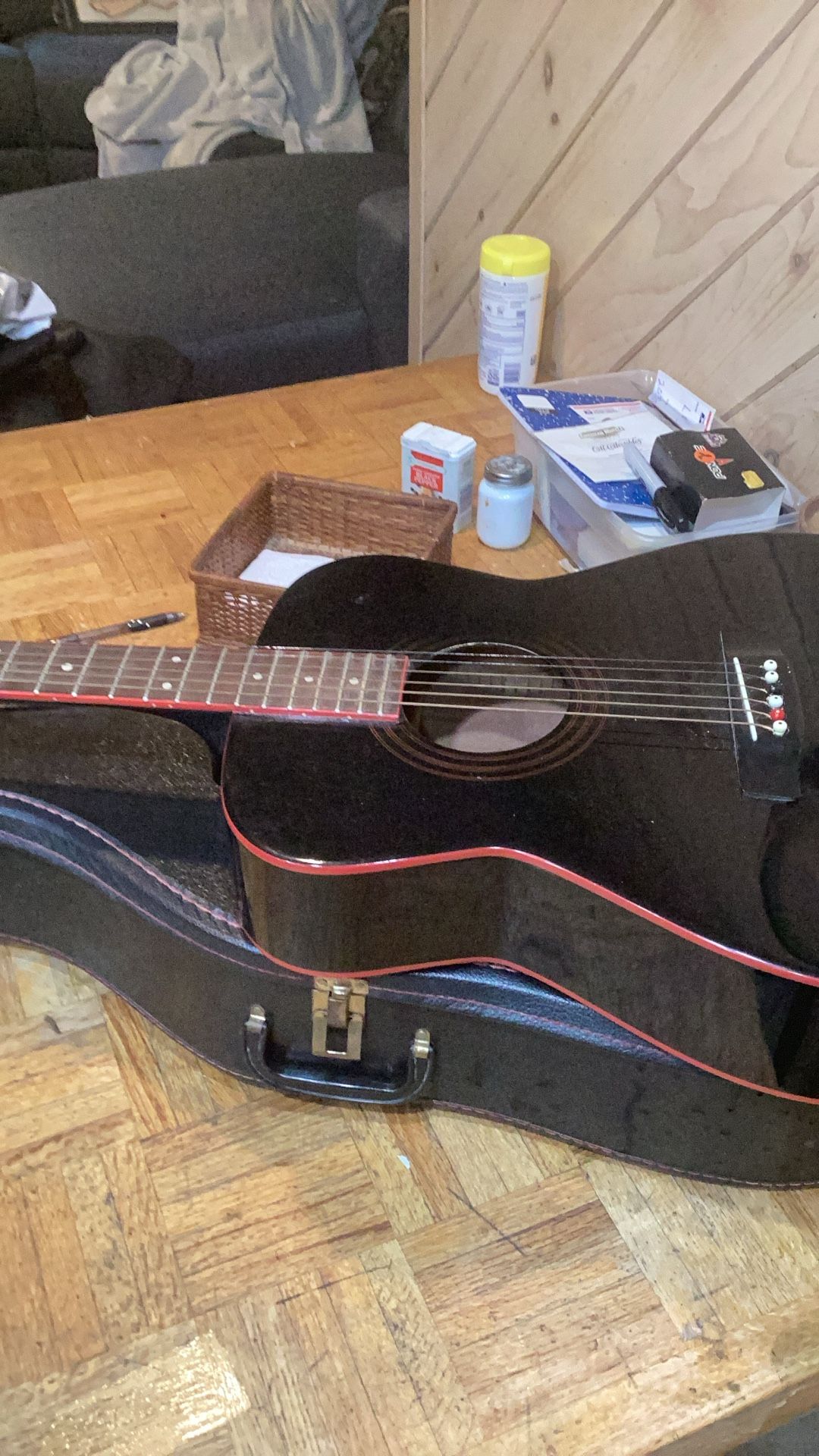 Guitar. Hyundai Nice Condition With Case