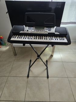 Yamaha PSR-550 Electronic Keyboard Piano 🎹