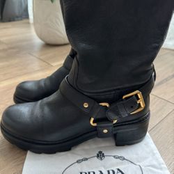 Boots PRADA  Size 7