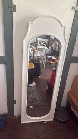 Jewelry cabinet