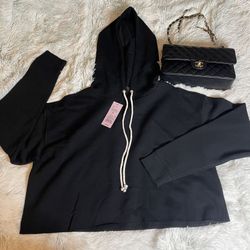 New With Tags Women’s Cropped Hoodie- Wild Fable Available in color Black and Heather Gray