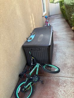 Large Outdoor Wicker-Style Storage Deck Box