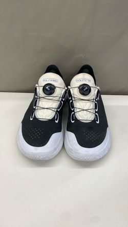 Under Armour shoes. Item No 281 (Shopgoodwill)