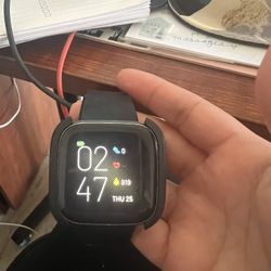 Fitbit Versa 2 With Charger 