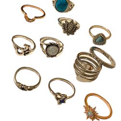 Trinket Box With 11 Rings Grab Bag Style Ring Lot Various Sizes