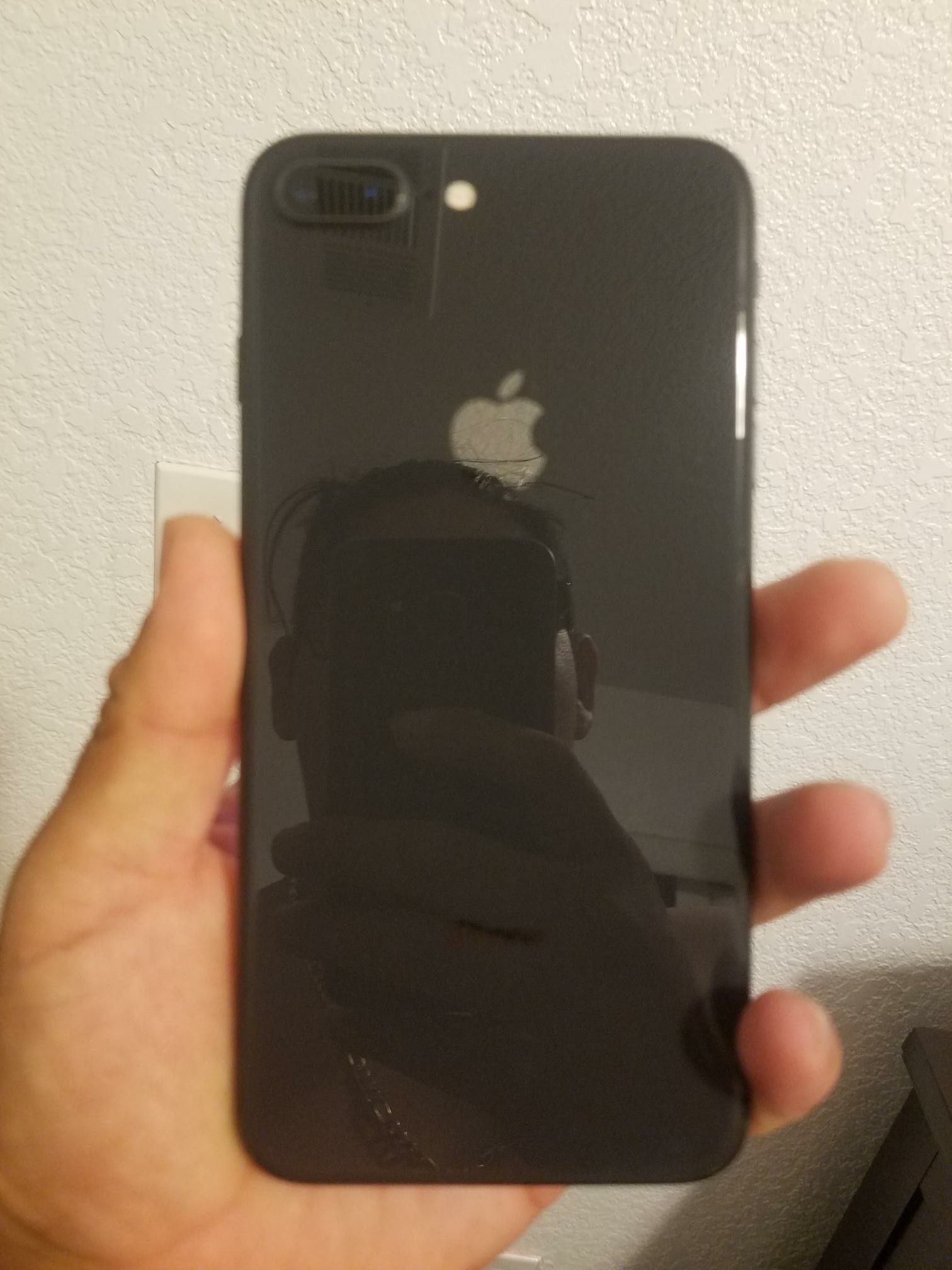 iphone 8 plus 64gb space gray unlocked for any cell carrier works in usa Mexico and overseas