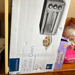 Insignia 4 -slice Toaster Oven