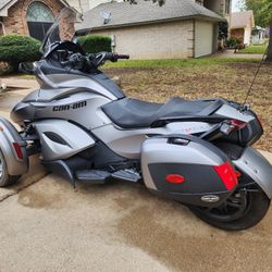 2014 Can Am ST Limited