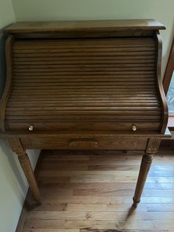 Roll top desk