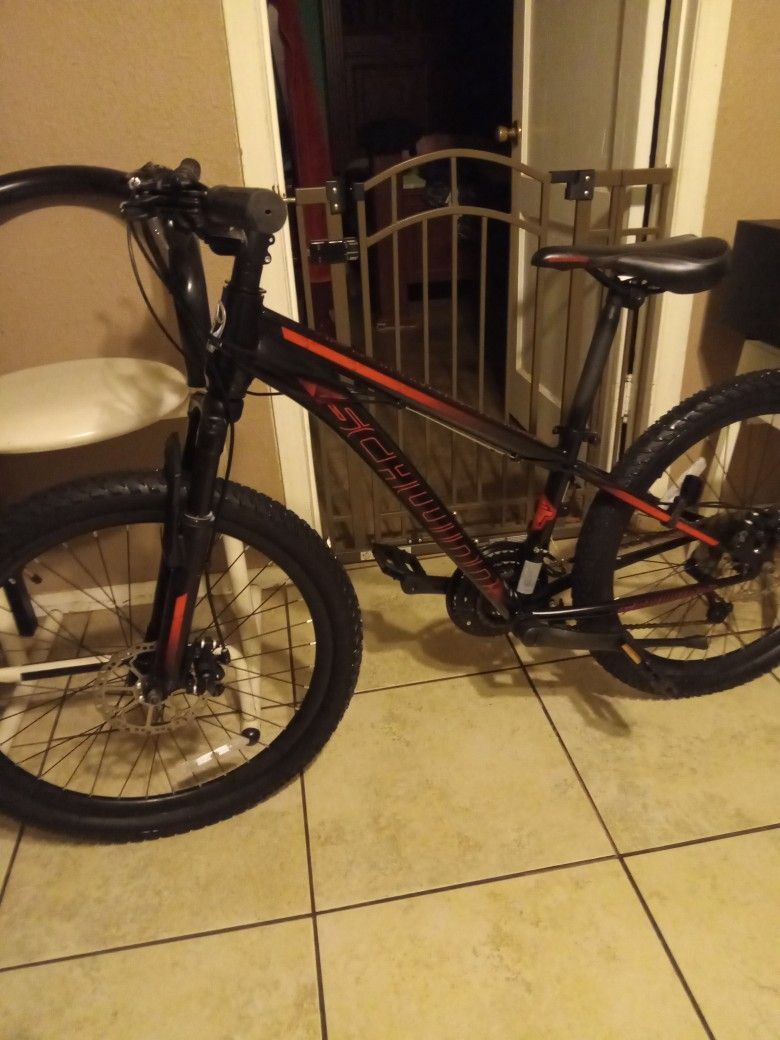 Like New Bike SCHWINN Tires Size 24 DISC BRAKES READY FOR RIDE 