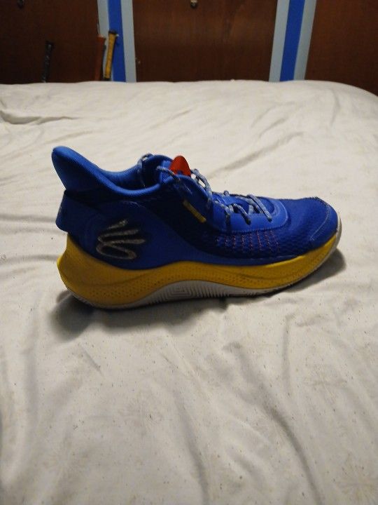 Yellow And Blue Currys