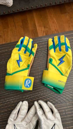 Batting gloves