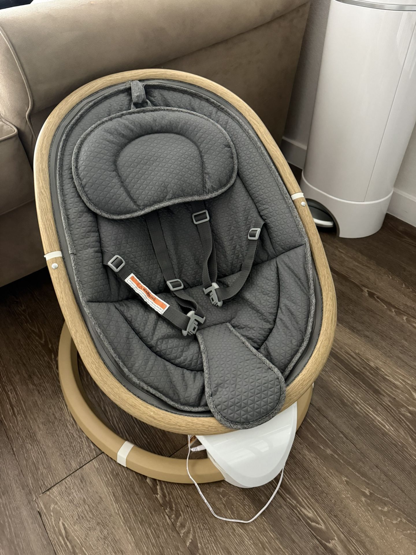 Baby swing
