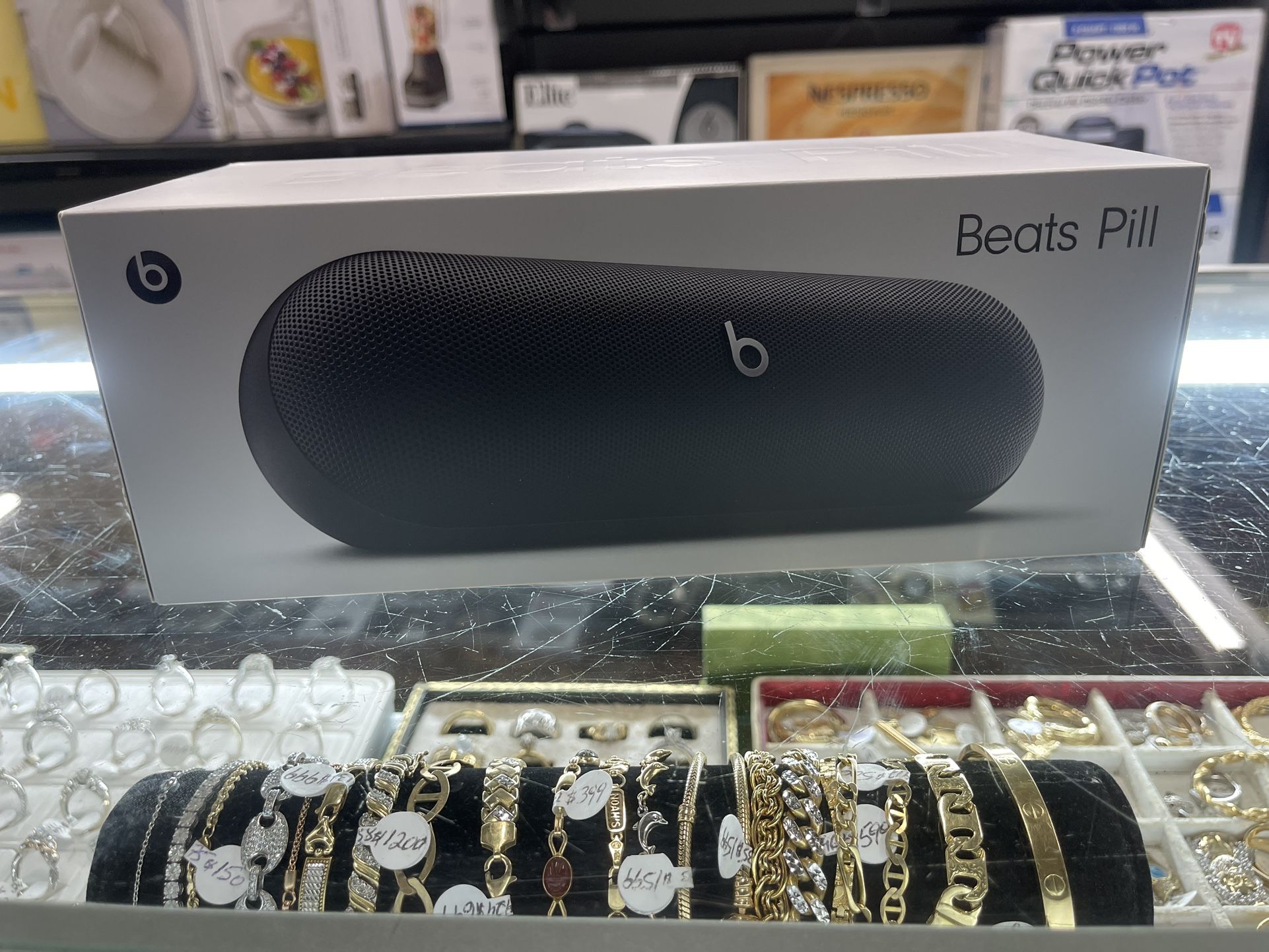 BEATS WIRELESS SPEAKER PILL BRAND NEW IN BOX SELLING IT FOR $109 ‼️
