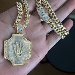 Chain , Bracelet And Pendant Set