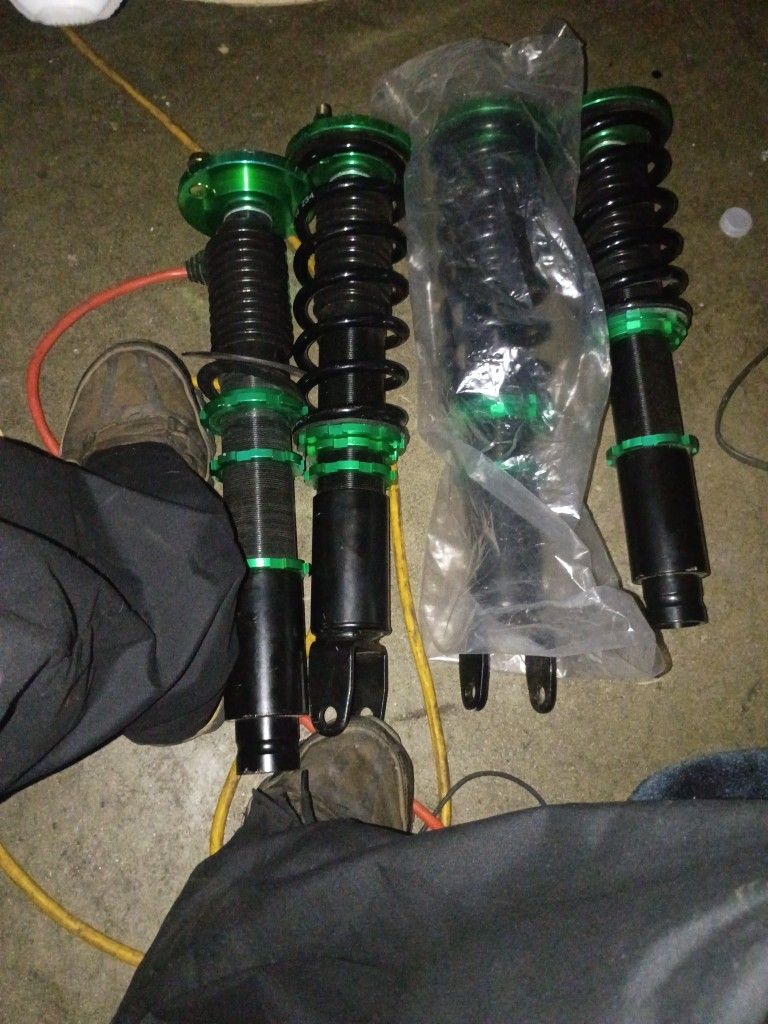 New R9 Coilovers lowering Kit 9200F-BT