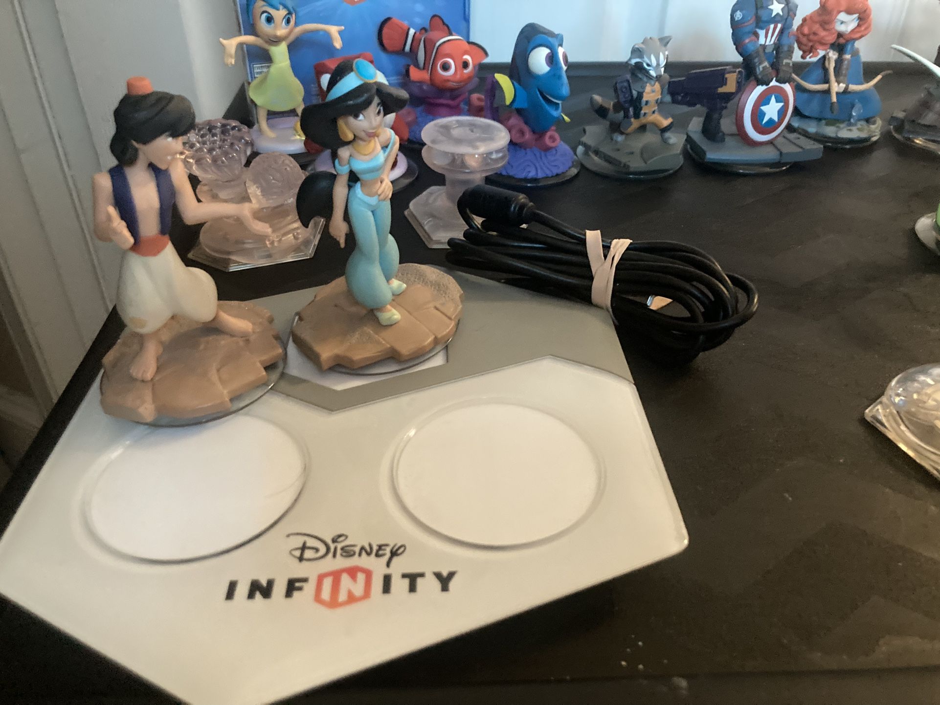 Disney Infinity Figures , Pad & Game ( Video Games Collectibles Toys)