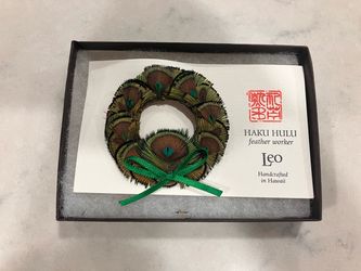 Haku Hulu brooch pin