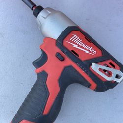 Milwaukee 12v Impact Drill Driver