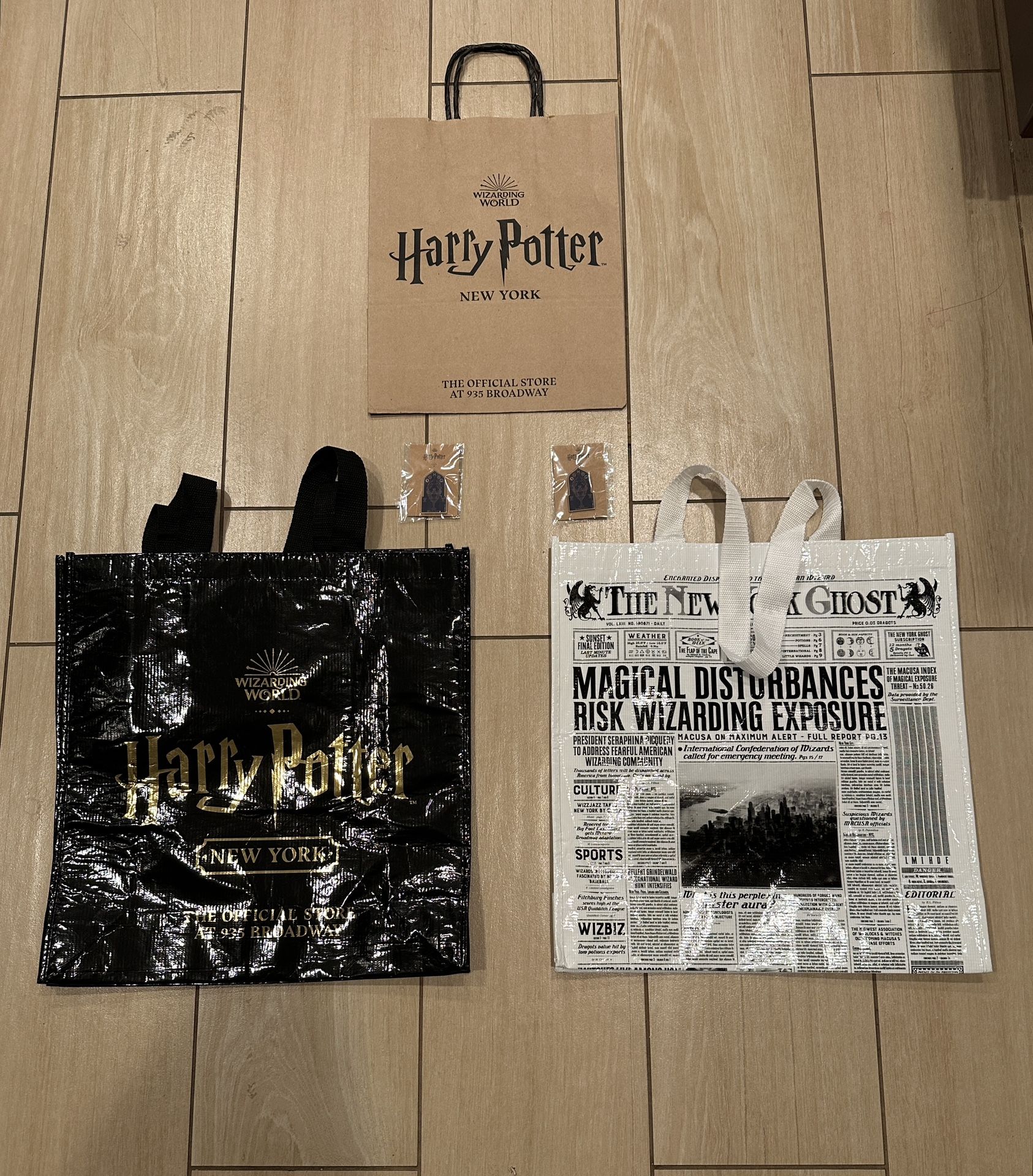 Harry Potter Wizarding World New York Tote Bags + Special Collector Pins Gift Pack