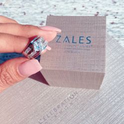 14K White Gold Diamond Ring. 