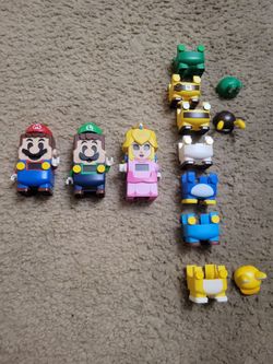 Lego Mario figurine bundle