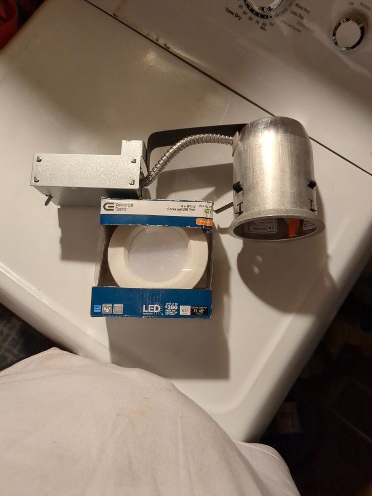 Ceiling Light With Installation Can