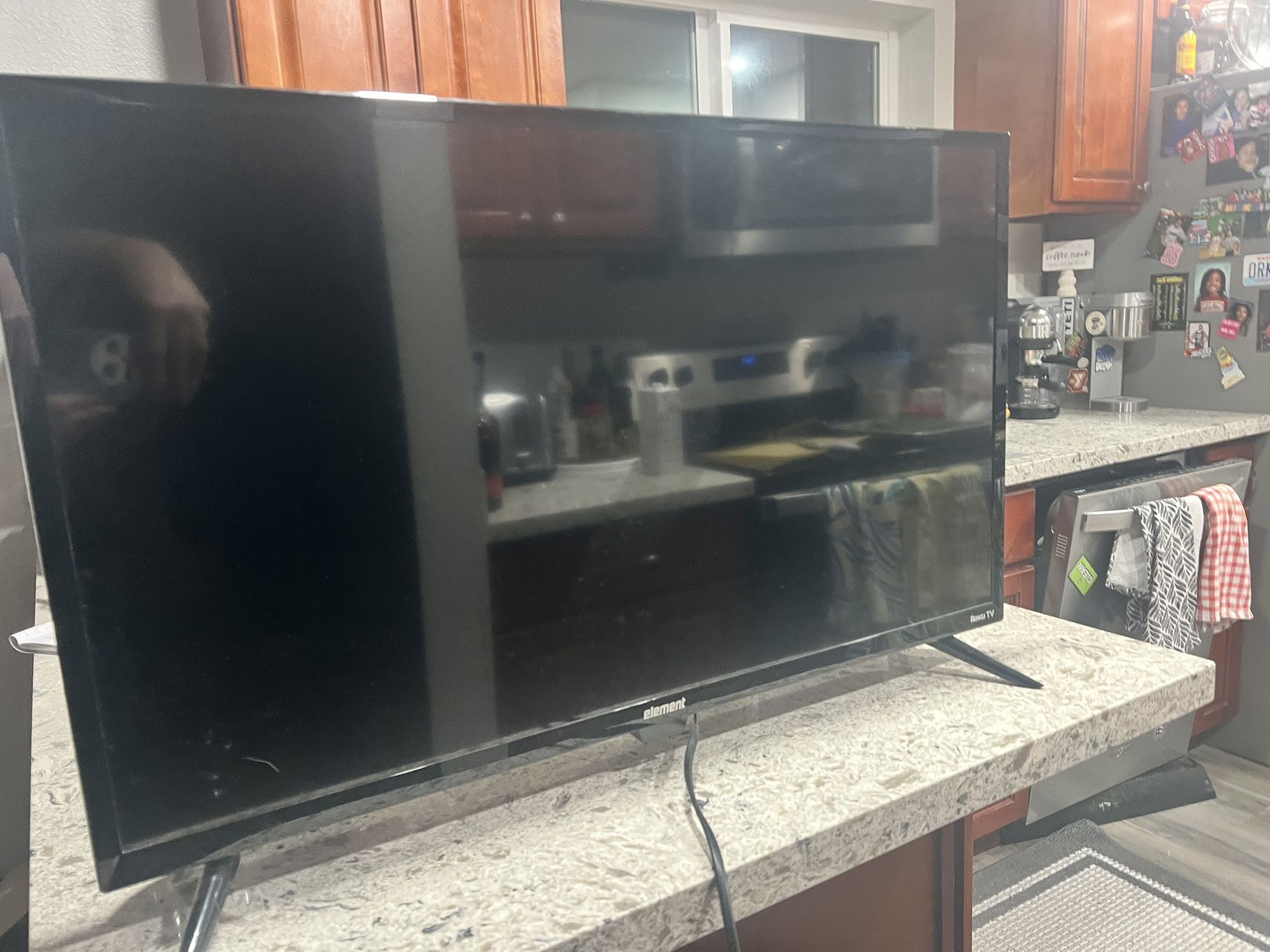 32” Element Roku TV