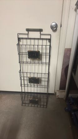 Magazines letters rack
