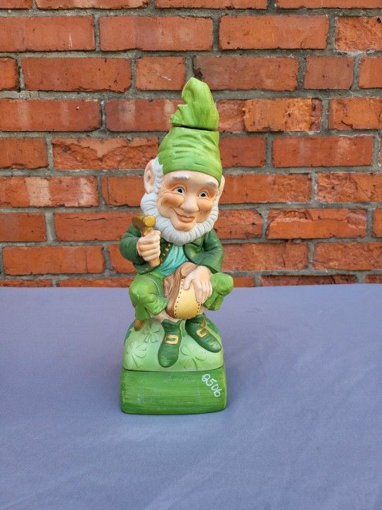 Vintage Decanter 1975 Hoffman Distilling Co Lucky Series Leprechaun Musical
