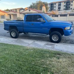 2001 Dodge 2500 5.9 L Diesel Cummings 4x4