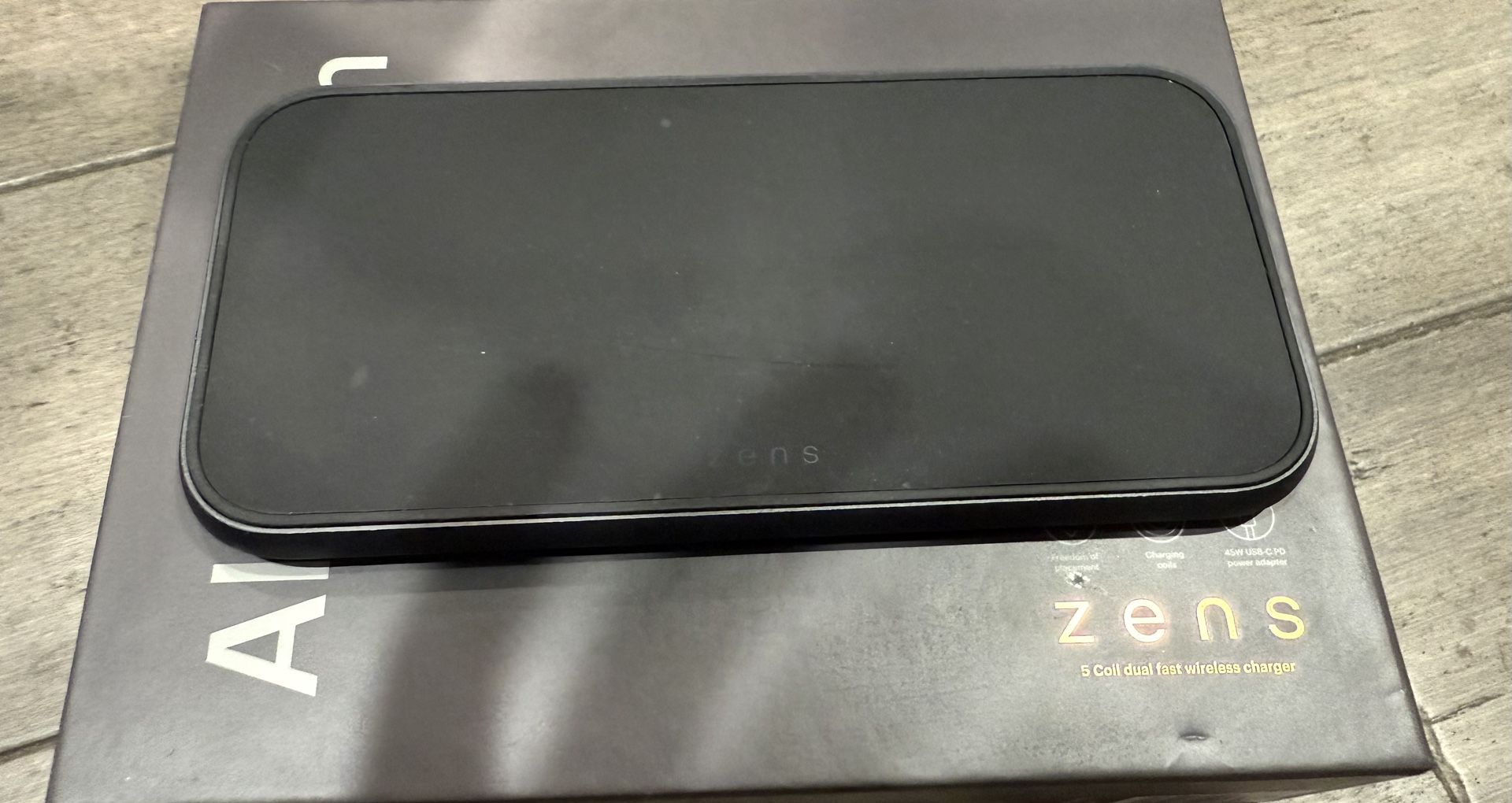 ZENS Dual Wireless Charger