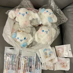 Cinnamon Roll Bundle (Pens, Bracelets, Plushies)