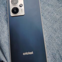 teléfono si trabaja bien está estrellado un poco $50