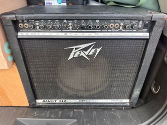 Peavey Bandit 112 Guitar Amp (2 knobs missing)