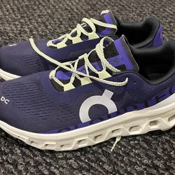 On men's Shoes / size 11.5 / used like New